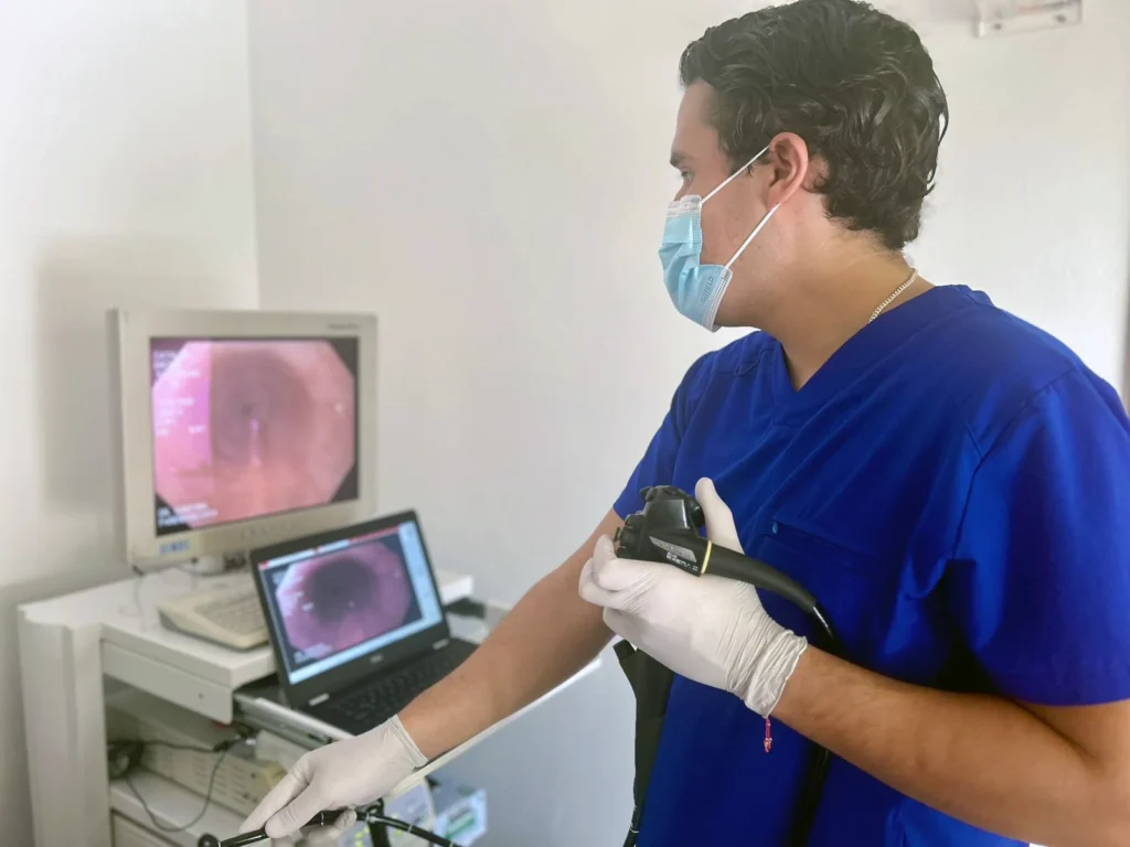 Dr.Israel-Santana-Delgado